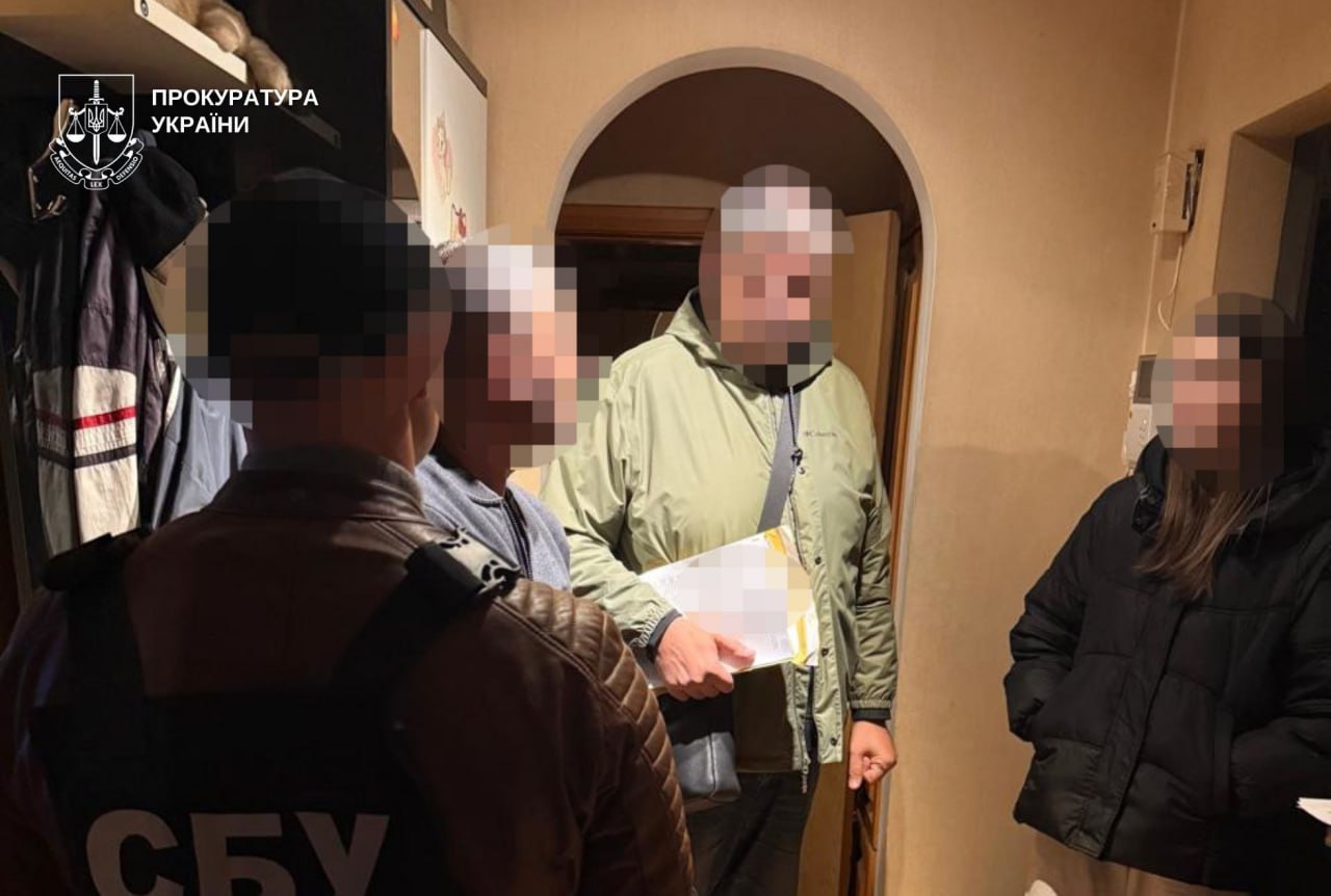 Замість шлаку – пісок: на Дніпропетровщині підрядник вкрав 1,3 млн грн на ремонті сільської дороги