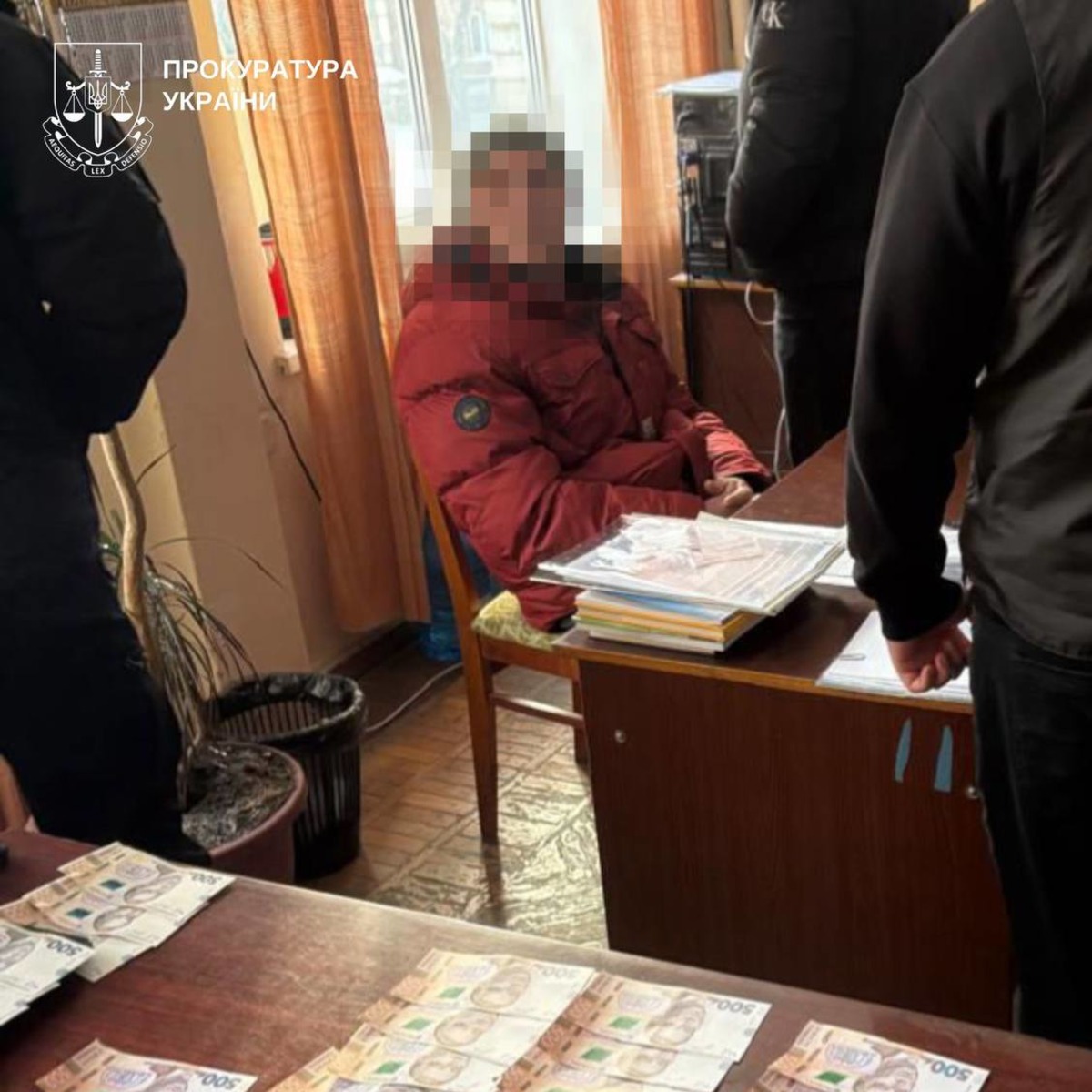 Хабар за оренду держмайна: на Київщині затримано керівника “Київського племконецентру”