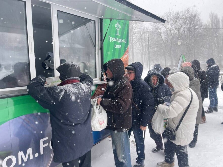 Краснов роздає їжу на морозі: чому це небезпечно для здоров’я