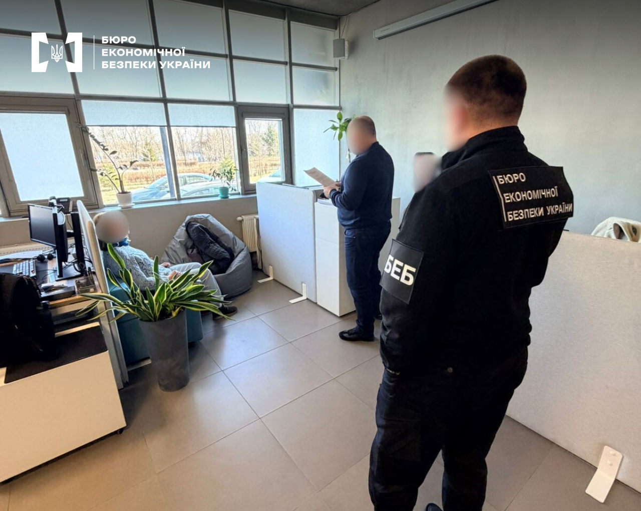 Завищені ціни та фіктивні ФОПи: на Вінниччині викрили схему розкрадання коштів на закупівлі медобладнання