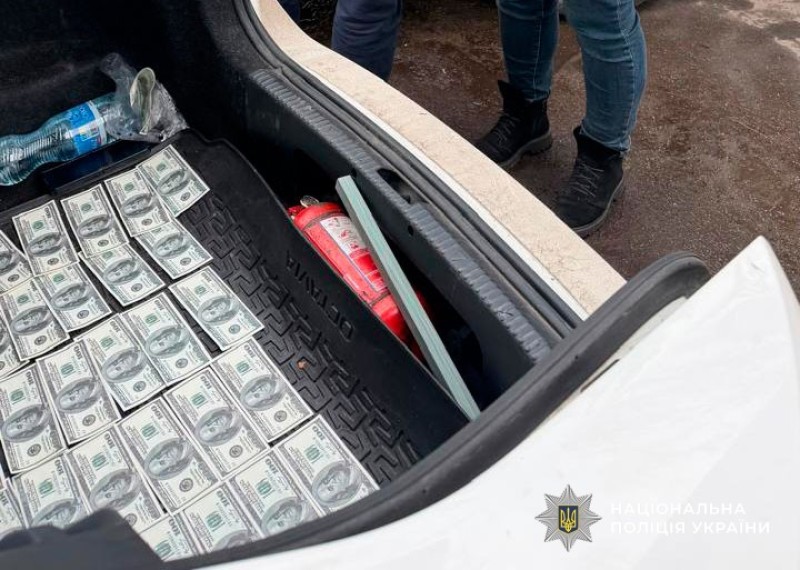 Працівницю ТЦК на Полтавщині затримали на отриманні хабаря