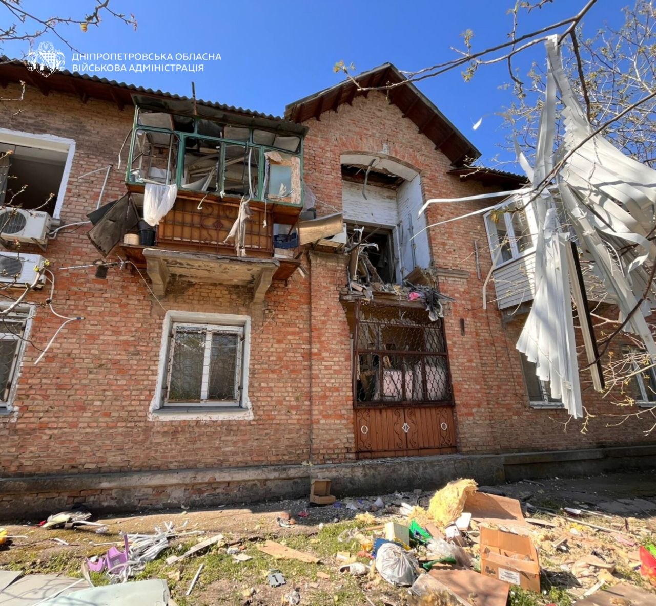 Майже 70 разів ворог атакував три райони Дніпропетровщини артилерією, БпЛА та авіабомбою: троє загиблих, восьмеро поранених