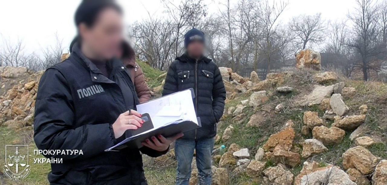 Директор будівельної компанії привласнив 8,4 млн грн під час реконструкції казарми під житловий будинок для військових