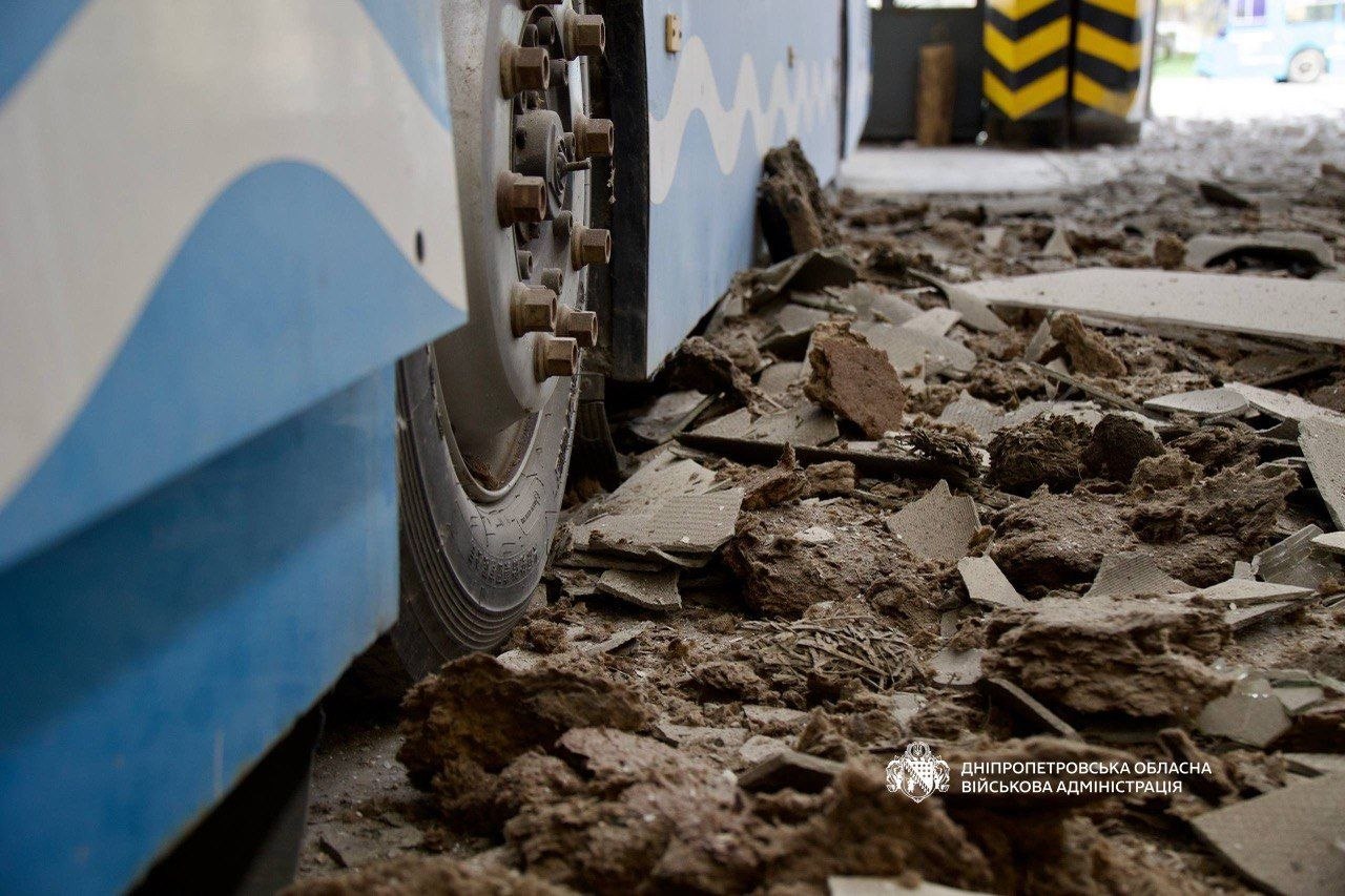 Ворог атакував транспортне підприємство у Дніпрі