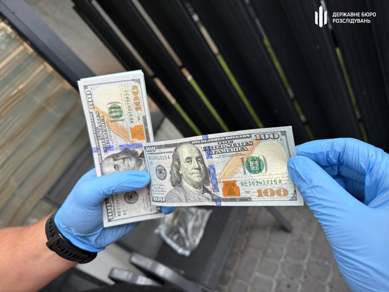 Продавав “інфаркти” за 7 тисяч доларів: на Вінниччині затримали патрульного, який торгував довідками для уникнення мобілізації
