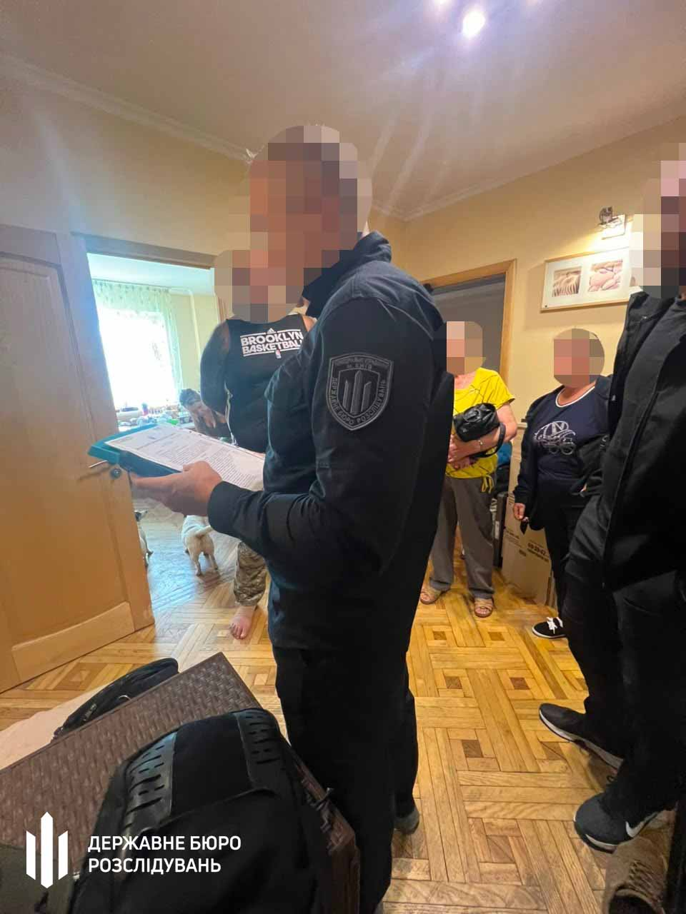На Київщині виявили великий арсенал зброї, боєприпасів та вибухівки під час розслідування зловживань командира військової частини