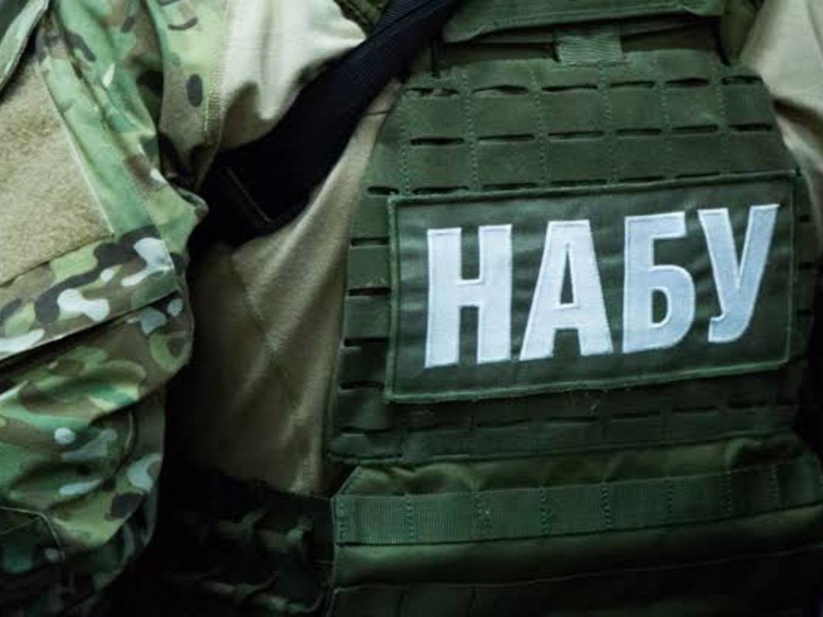 НАБУ і САП викрили співробітника СБУ, який організував схему незаконного бронювання