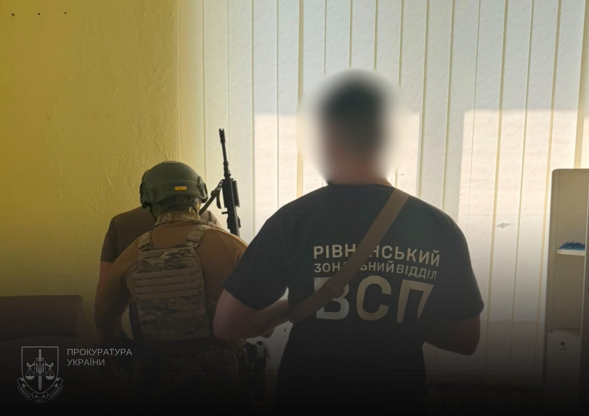 На Рівненщині ексначальник районного ТЦК спільно з головою благодійного фонду вимагав 6 тисяч доларів за сприяння у знятті з розшуку