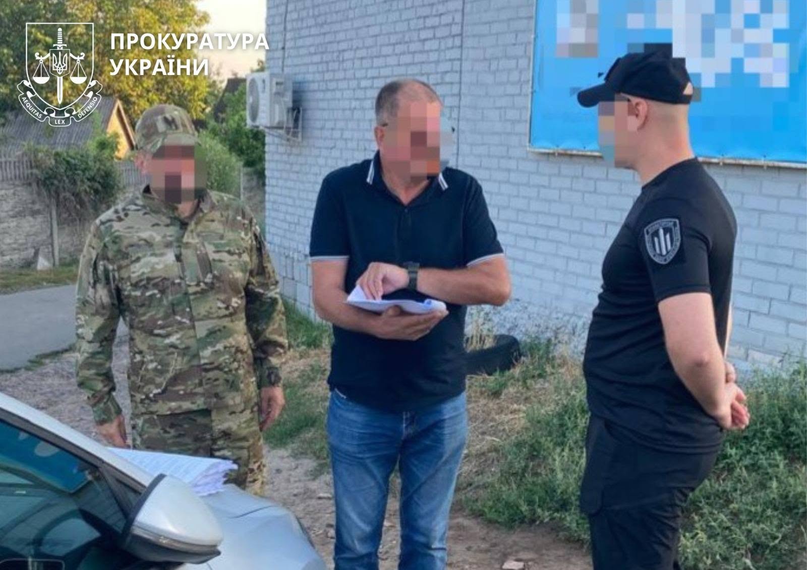 Понад 4,3 млн грн “бойових” у тилу: трьом екскомандирам ТрО оголошено підозру за безпідставні виплати