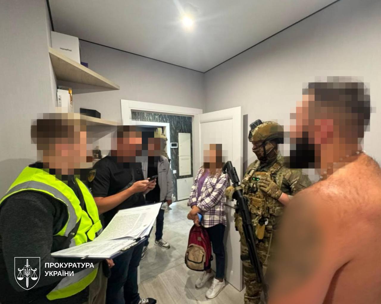 Ошукали інвесторів з Чехії на понад 8,4 мільйона: у Києві викрили міжнародну мережу шахрайських кол-центрів