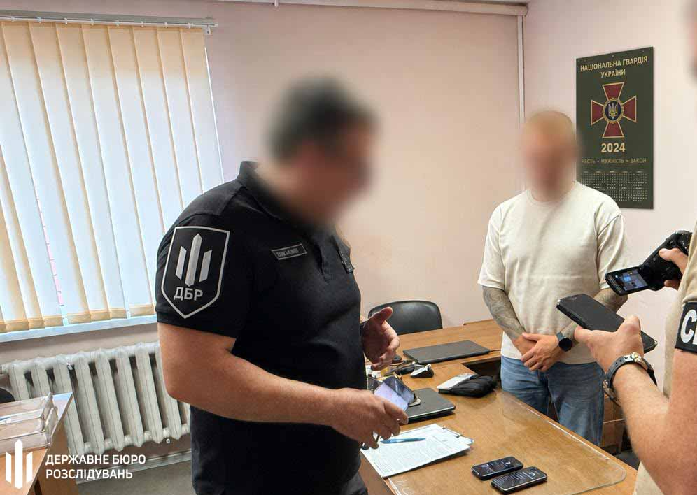 $2,5 тисячі за фальшиву службу в «Азові»: двоє ексвійськових виготовляли документи для ухилення від мобілізації