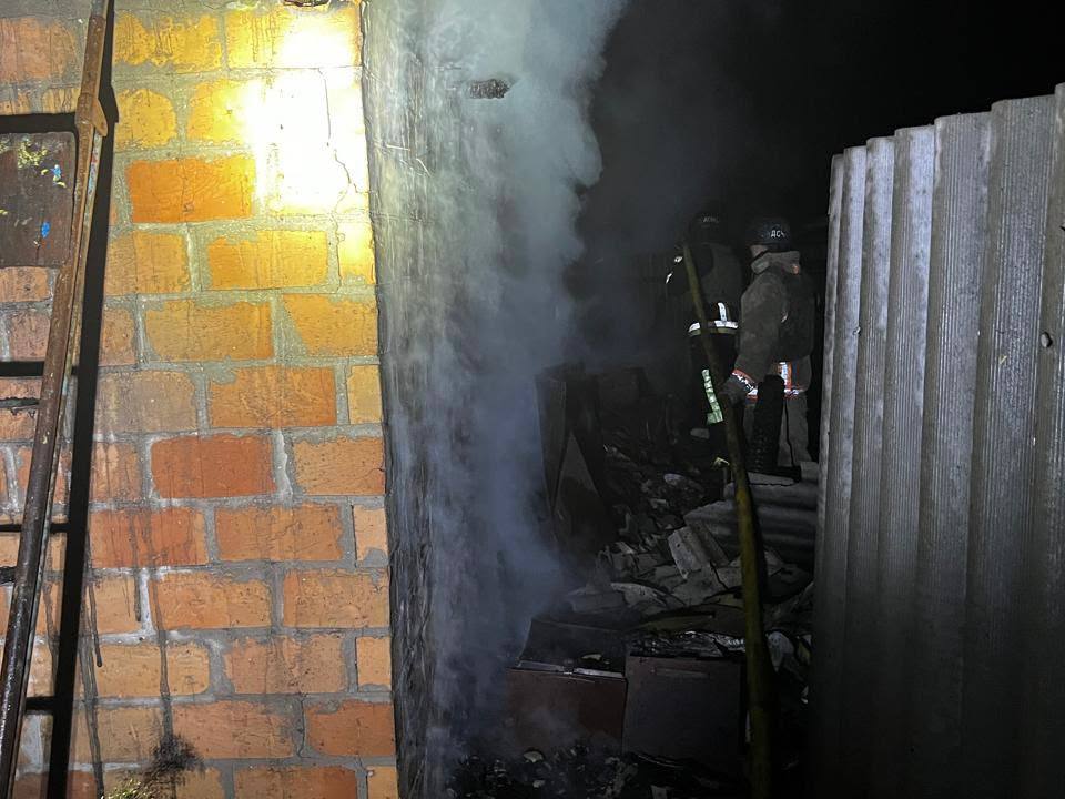 Майже 30 атак за ніч: ворог бив по Нікопольщині, Синельниківщині та Павлограду