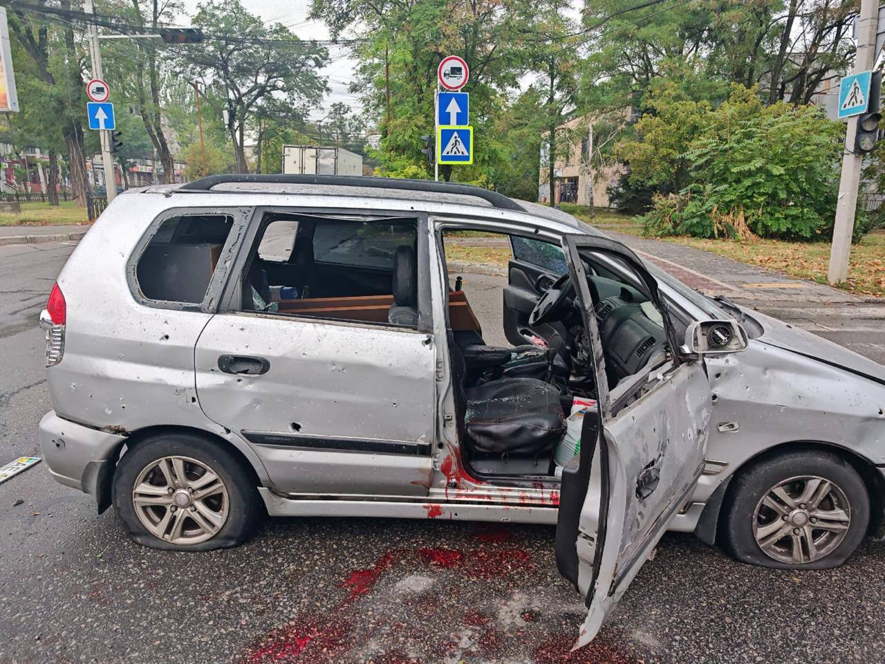 Вісім людей дістали поранень: ворог майже 40 разів атакував Нікопольщину та Синельниківщину