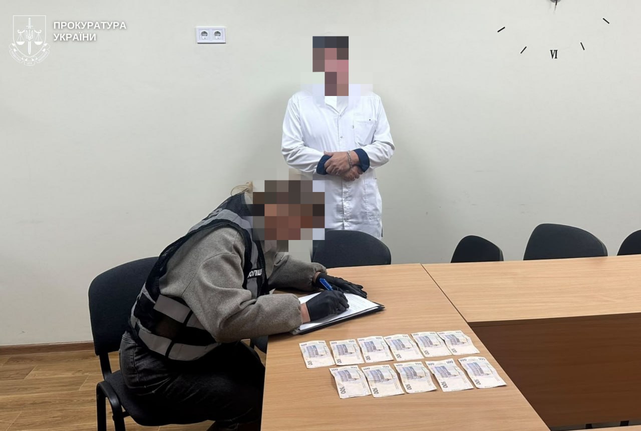 На Львівщині лікар вимагав хабарі за довідки для дитини з інвалідністю