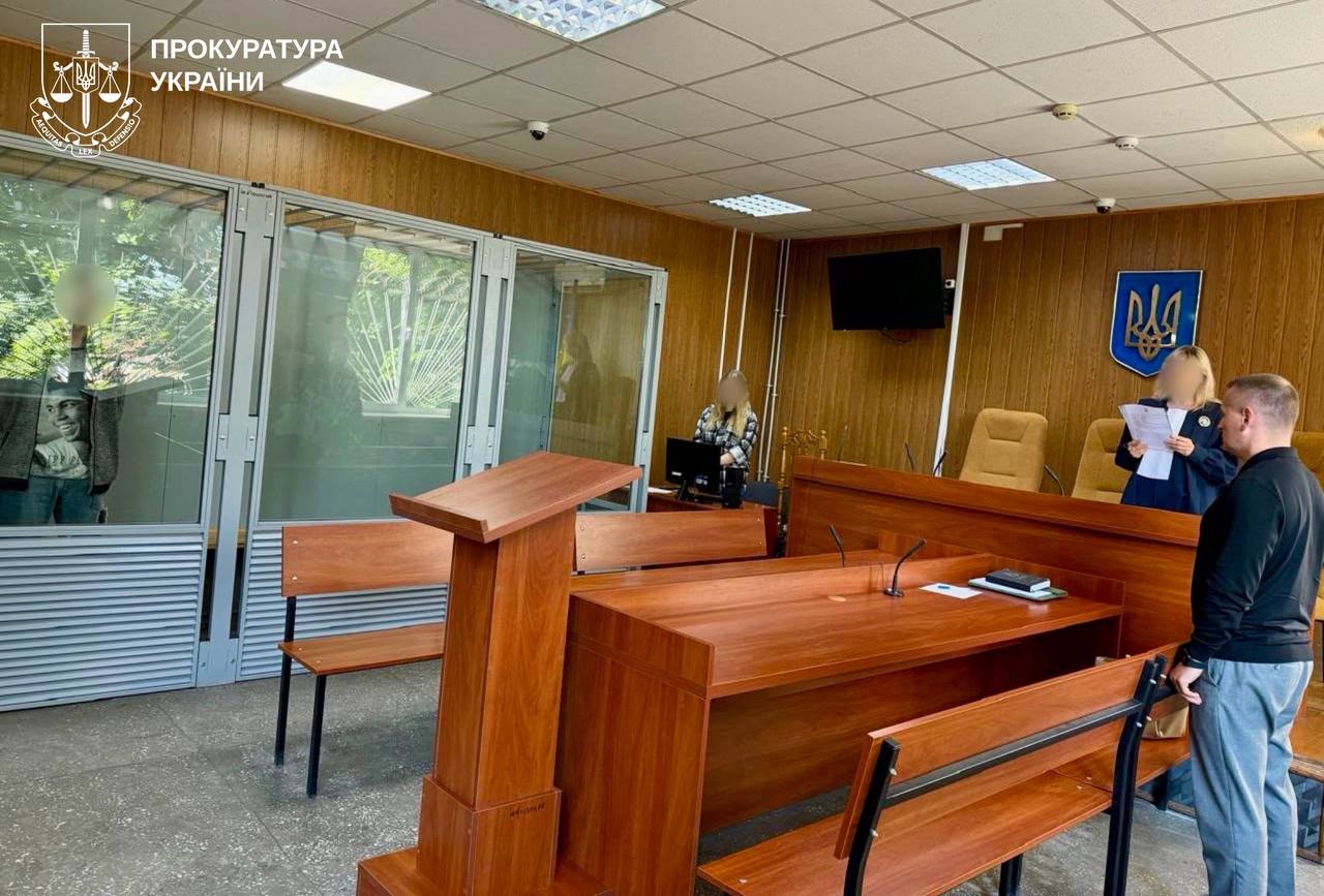 Понад місяць переховувався та напав на неповнолітню: на Харківщині 18-річного курсанта засудили до 5 років тюрми за розбій і дезертирство