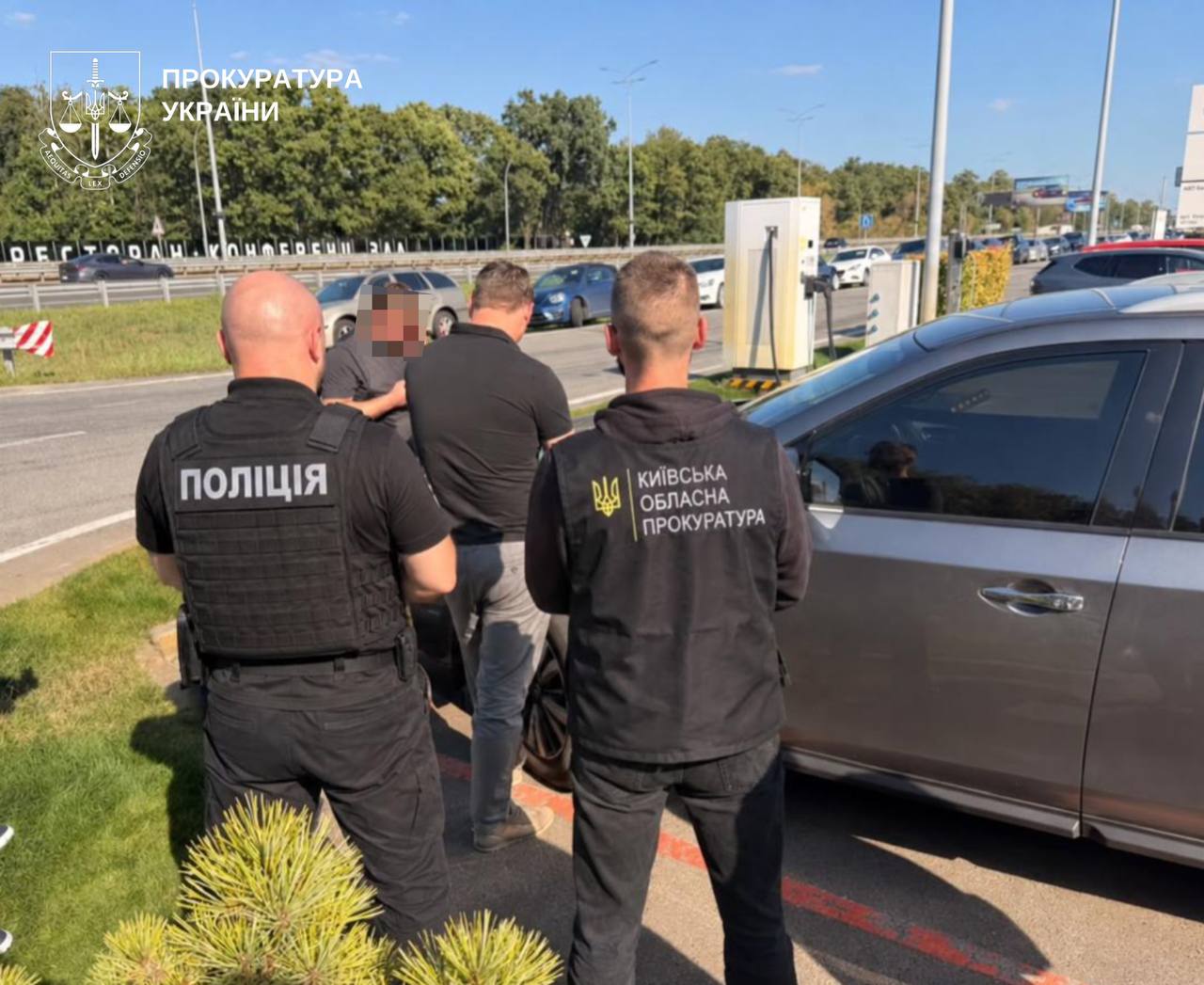Доктор наук за 8 тисяч доларів обіцяв працевлаштування з відстрочкою від мобілізації