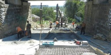 Стало известно, когда закончат ремонт Крестьянского спуска в Днепре: фото