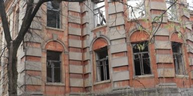 Студентка решила реставрировать днепровский дворец