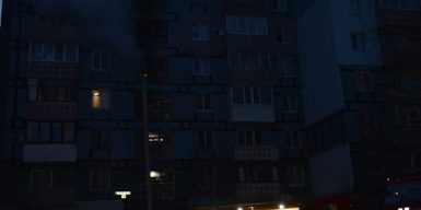 В Днепре за 24 часа пришлось дважды спасать детей и взрослых из горящих многоэтажек: фото