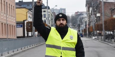 В патрульній поліції Дніпропетровської області нагадали про жести регулювальника