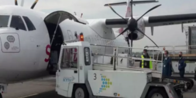 В Украине приземлился самолет с вакциной от Pfizer