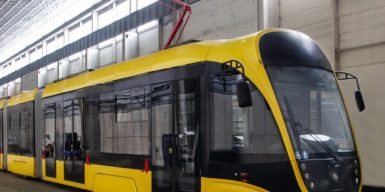 Колонна днепровских трамваев поедет в Киев: фото