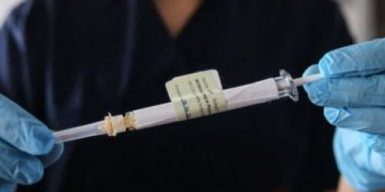 В Украину привезли первую партию самой эффективной вакцины от коронавируса