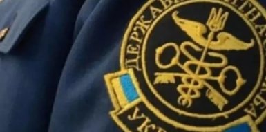 Начальник Чернівецької митниці із заступниками організував схему на 290 млн гривень