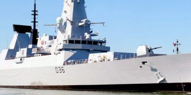 Российский бомбардировщик атаковал британский эсминец в Черном море — СМИ