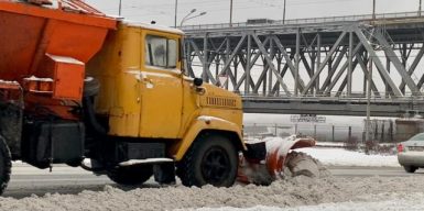 Как снегопад повлиял на работу общественного транспорта в Днепре: фото
