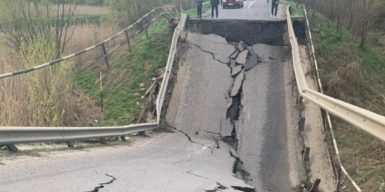 Во Львовской области рухнул мост, соединяющий Львов и Луцк: фото