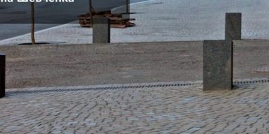 В центре Днепра обустроили еще один безбарьерный тротуар: фото