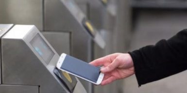 В днепровском метро смартфоны вытеснят жетоны