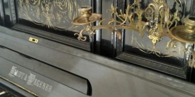В музей Днепра привезли пианино, которое помнит Екатеринослав: фото
