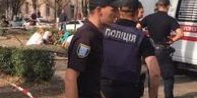В полиции Днепра подтвердили смерть девушки, пострадавшей от удара дерева