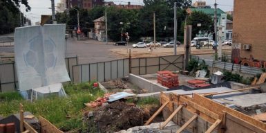 В Днепре строят новую лестницу на бульваре Кучеревского: фото