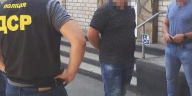 На Днепропетровщине чиновник второй раз попался на взятке: фото