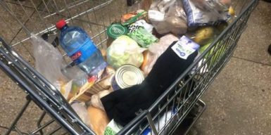 В супермаркете днепрянин понадкусывал продуктов на 1000 гривен