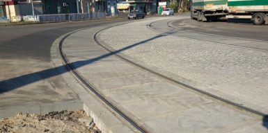 В Днепре на Криворожской отремонтировали трамвайные пути: фото