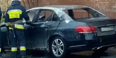 Появились фото взрыва прокурорского автомобиля в Днепре