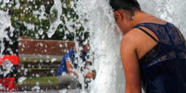 Жители Днепра рассказали, как они борются с жарой (ФОТО)