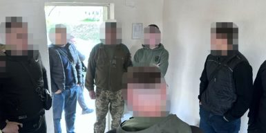 Командир навчальної роти вимагав $4 тисячі за дозвіл підлеглому поїхати на власне весілля