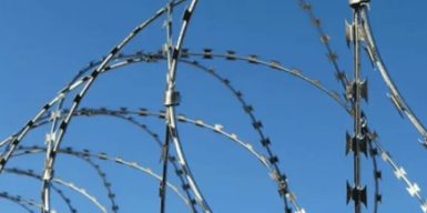 Посадовець військової частини закупив колючий дріт за завищеною ціною: держава переплатила понад мільйон гривень