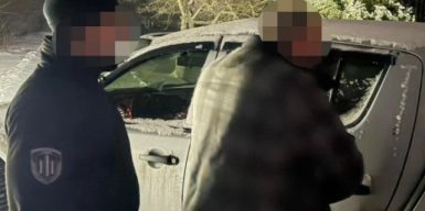 Офіцер на Черкащині поставив солдатів на коліна та побив одного з них