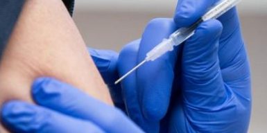Пиар вместо вакцины: медики Днепра раскритиковали Министерство здравоохранения