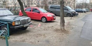 Де не можна залишати авто у дворових територіях: у Дніпрі внесли зміни до правил паркування