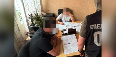 Адвокат з Одеси обіцяв умовний термін за 3 тисячі доларів