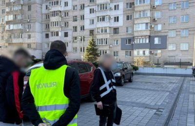 У Києві викрили схему незаконного виїзду за кордон під виглядом музикантів: у колишнього керівництва Мінкультури провели обшуки