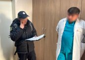 Фальсифікували навіть МРТ: на Київщині викрили посадовців медзакладів, які продавали інвалідність за $9500
