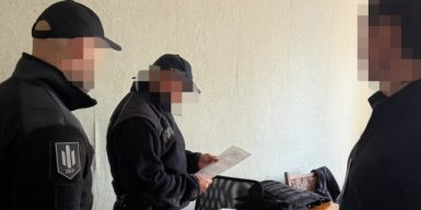 Патрульний з Кривого Рогу пропонував чоловікам виїзд до Польщі через Білорусь за $7 тисяч